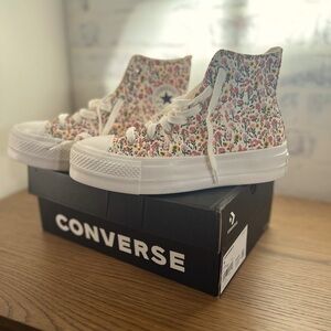 Converse Women's Wmns Chuck Taylor All Star Lift Platform High 'Florals